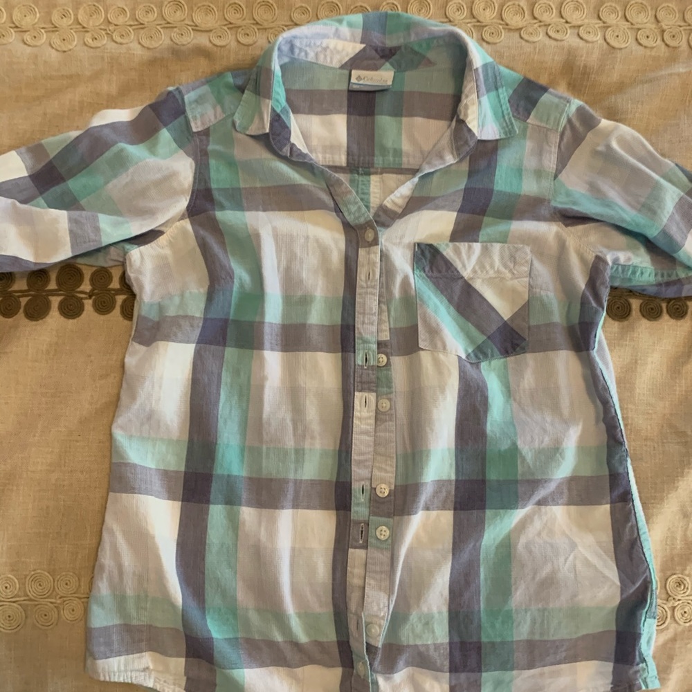 Columbia shirt size small